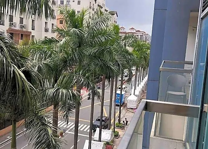Hotel Palm Tree *